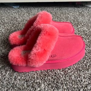 UGG Slippers, Size 8 Women Pink